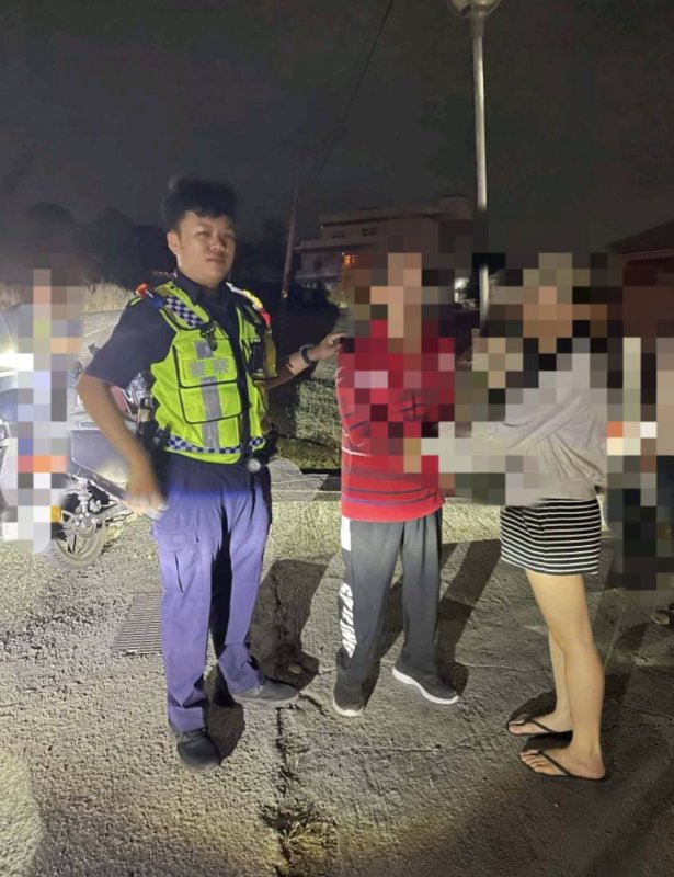 港灣新聞網 / 失智男深夜迷途驚魂!東港警地毯式搜尋順利尋回助團圓