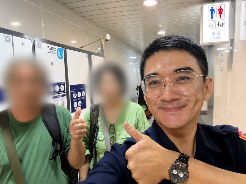 港灣新聞網 / 行李卡櫃急壞日籍旅客!左營暖警跨語言協助成功解鎖