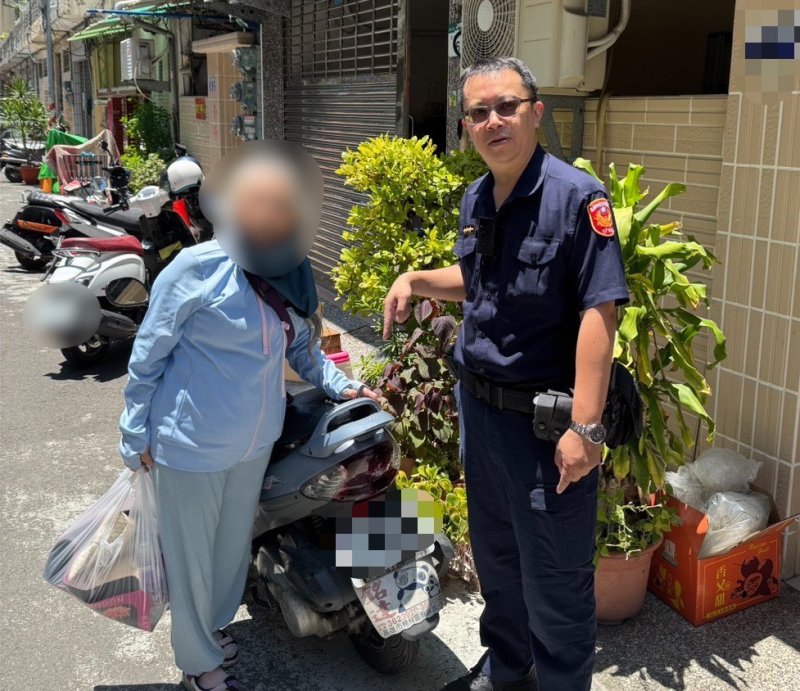 港灣新聞網 / 菜買好了機車卻不見!8旬阿嬤烈日下急尋愛車 楠梓暖警30分鐘神速找回