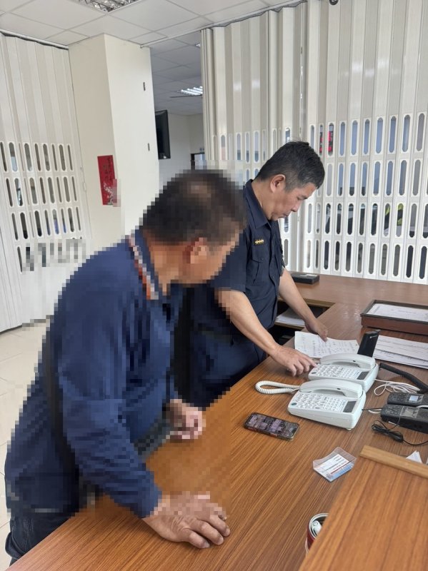 港灣新聞網 / 跑遍單位找不到答案!六旬男為申請路權求助派出所 內埔警暖心神救援