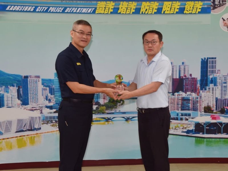 港灣新聞網/重大刑案接連偵破!高雄市警局長趙瑞華親頒獎表揚破案英雄