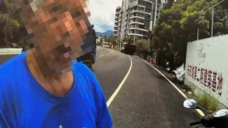 港灣新聞網/老翁騎腳踏車一路搖晃!民眾誤以為酒駕報警 內埔暖警查明真相暖心協助返家
