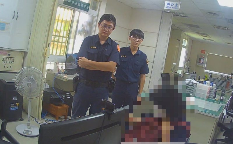 港灣新聞網/假扮詐騙被害人仍露餡!警專實習生神助攻 枋警查獲詐團車手查扣40萬元