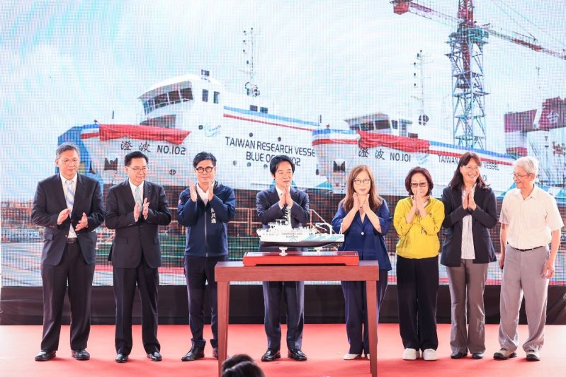 港灣新聞網 / 「澄波101、102」正式下水!賴清德、高雄市長陳其邁見證國造海調船開啟海洋科研新里程碑