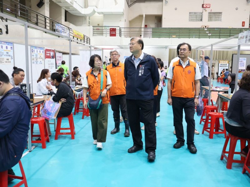 港灣新聞網 / 高雄55家企業釋逾千職缺!502人次搶投履歷 初步媒合率48.6%